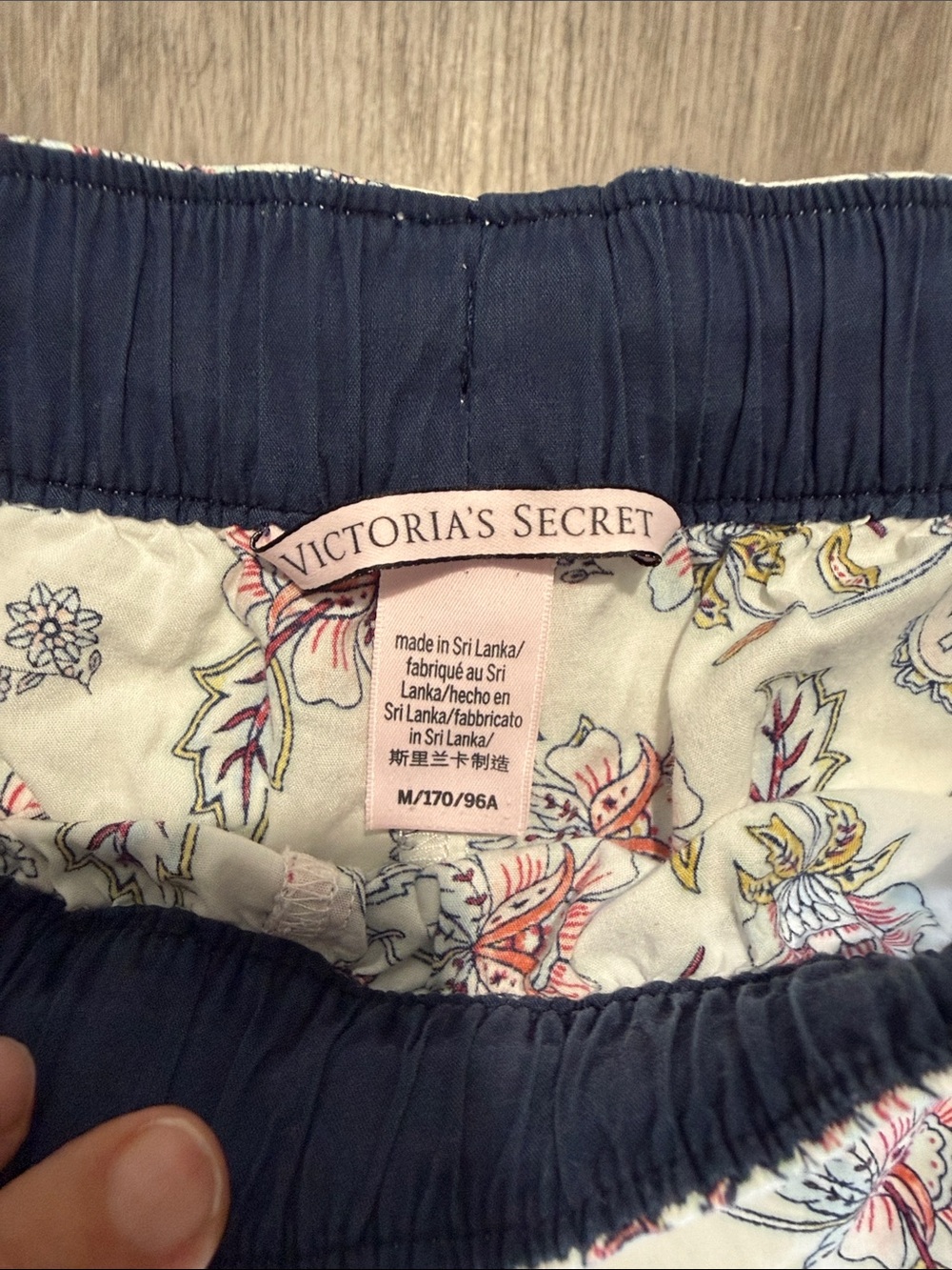Victoria's Secret White Paisley Floral Lounge Pants with Black Drawstring Sz M - Picture 4 of 10